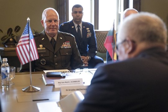 A. Anušauskas susitiko su JAV Pensilvanijos nacionalinės gvardijos vadu: aptarė iššūkius, su kuriais susiduria Lietuva