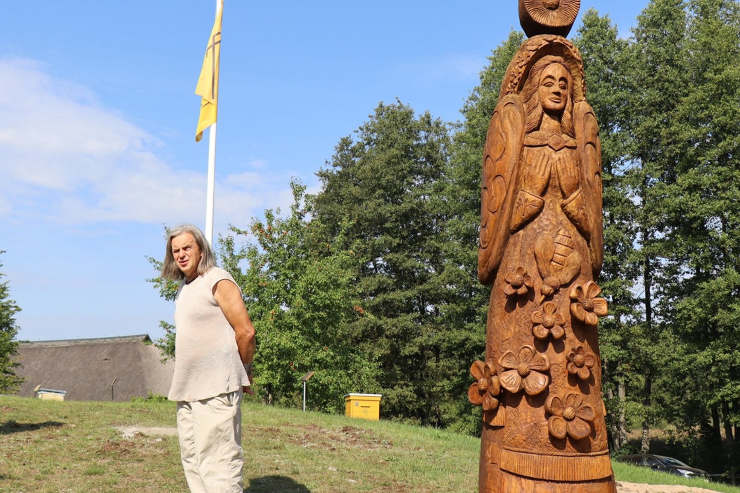 Rugpjūčio 26 d. senajame Ignalinos rajono Stripeikių kaime, Bitininkystės muziejuje, pasidžiaugta respublikinio skulptorių plenero dalyvių puikiais kūriniais, kurie papuošė ir dar labiau įprasmino šį unikalų ramybės, poilsio ir pažinimo kampelį