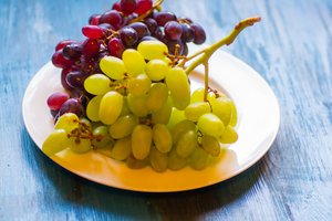 Atskleidė, kokios vynuogės vertingesnės – šviesiosios ar tamsiosios