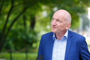 M. Pakalniui išmokėta išeitinė kompensacija parūpo ir politikams: sumą siūlo atskleisti pačiam