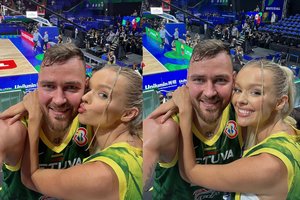 Po Lietuvos rinktinės pergalės B. Gaižauskaitė krepšininką D. Motiejūną apipylė bučiniais