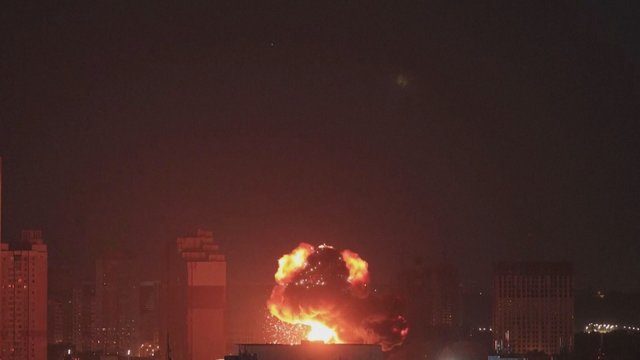 Kyjivas atakuotas raketomis, žuvo du žmonės