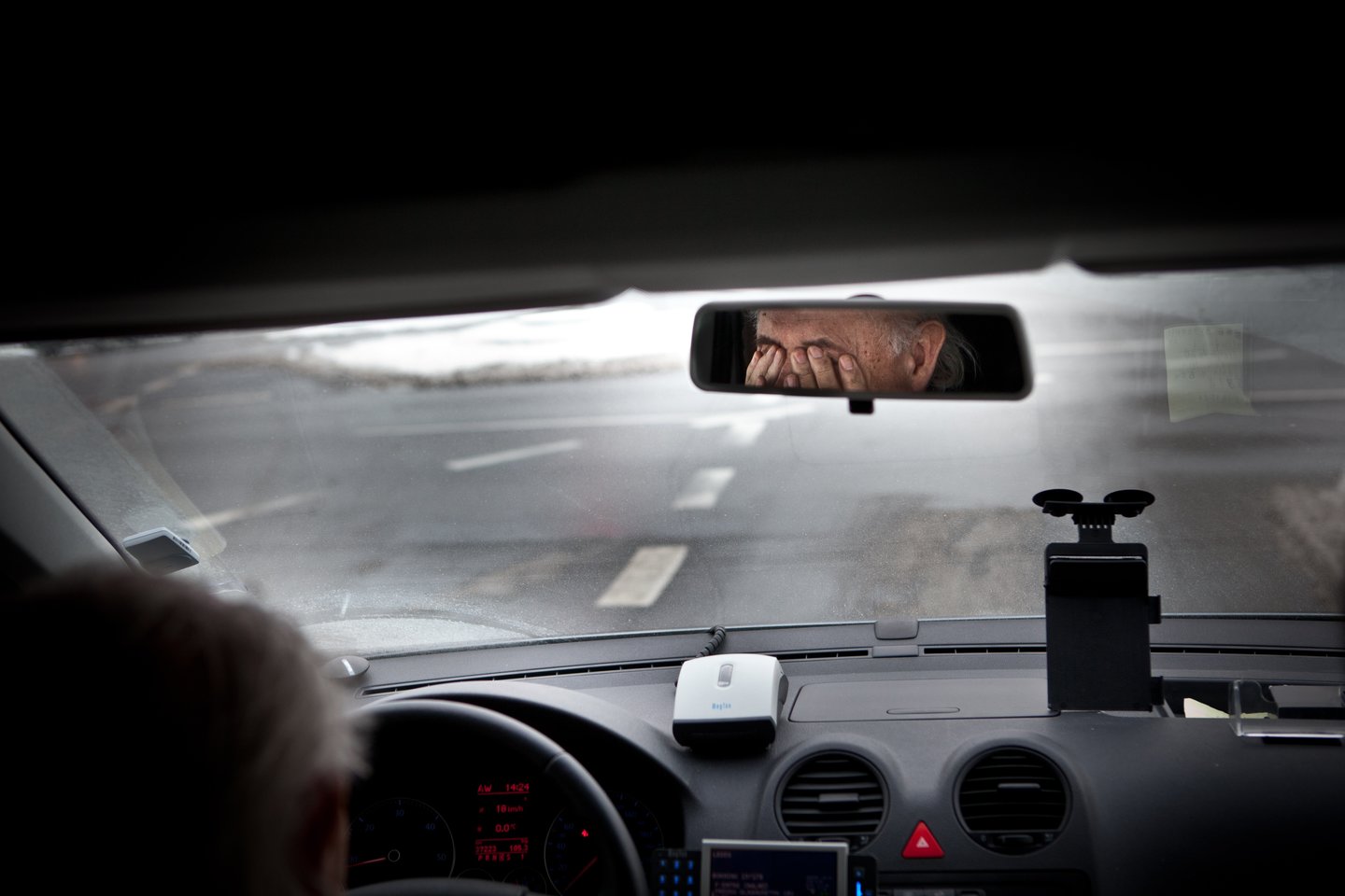 Ekspertai sutaria, kad vairuotojus kelyje labiausiai erzina sunkiai nuspėjamas elgesys ir pavojingas manevravimas.<br>Johan Funke/Unsplash nuotr.