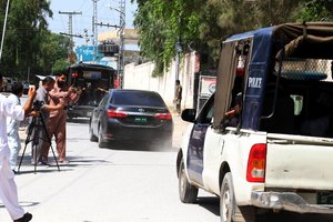 Buvusio Pakistano premjero I. Khano sulaikymas pratęstas dėl nutekintų dokumentų