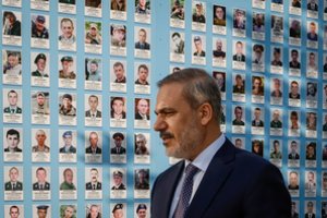 Ketvirtadienį Rusijoje lankysis Turkijos užsienio reikalų ministras H. Fidanas