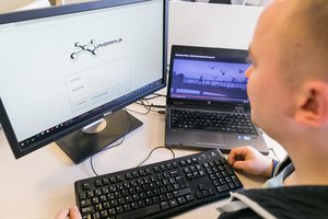 Pričiupo atsisiuntusius ir platinusius filmus iš „linkomanija.net“ – trijulė užsidirbo pinigines baudas