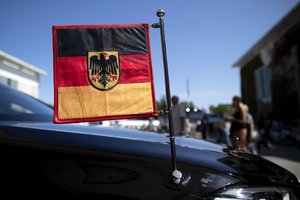 Atsistatydino Vokietijos politikas, piešęs svastikas ant ukrainiečių automobilių