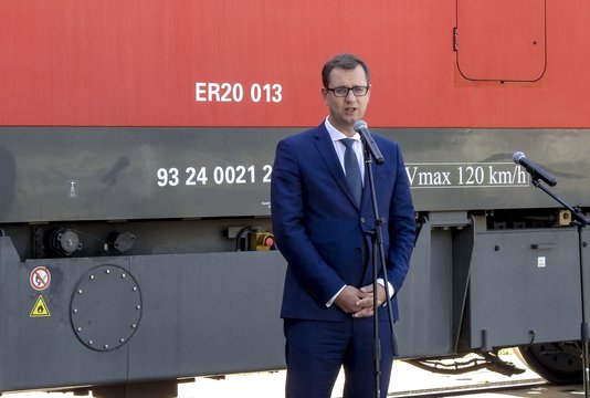 Buvęs „Lietuvos geležinkelių“ vadovas Mantas Bartuška skiriasi su žmona Indre 