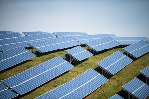 Skirta 32 mln. eurų parama nutolusioms saulės elektrinėms įsigyti – gyventojai jau gali teikti paraiškas