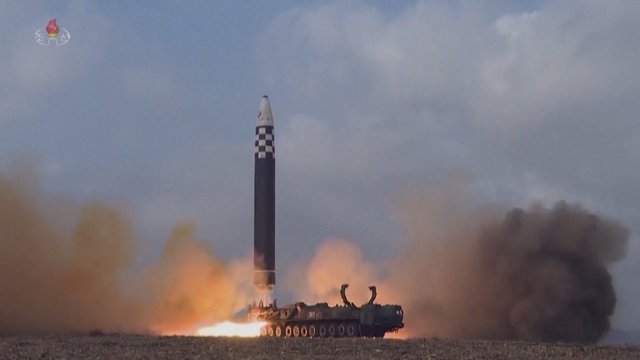 Šiaurės Korėja patvirtino paleidusi dvi trumpojo nuotolio balistines raketas