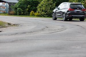 Vairuotojai pasakė, kurioms Kauno gatvėms labiausiai reikia remonto