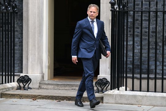 Naujuoju Jungtinės Karalystės gynybos sekretoriumi paskirtas Grantas Shappsas