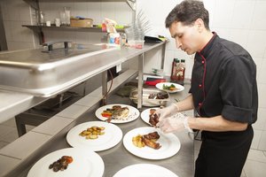 Paskolos nėra tokios brangios, kad vertėtų įvelti artimuosius – smulkiajam verslui siūlo patogesnę išeitį