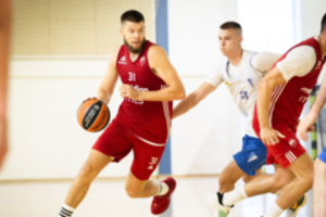 Rinktinei nugarą atsukęs R. Giedraitis prisistatė Belgrade – varžovams suvertė 17 taškų