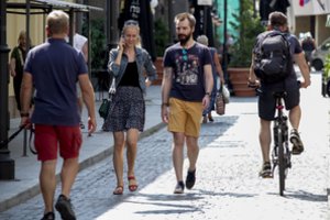 Vilniečiai uždirba 400 eurų daugiau nei likę lietuviai: įvardijo miestą, kuriame atlyginimai mažiausi