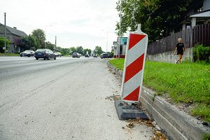 „Ar naujas asfaltas – tik NATO svečiams?“: valdžia teisinasi, kodėl ką tik paklotas asfaltas jau nugremžtas