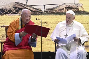 Popiežius tęsia vizitą Mongolijoje: pabrėžė religijos galią siekiant taikos
