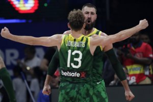 Po istorinės pergalės – J. Valančiūno pokštai apie „teliką“ 2004-aisiais ir griežta žinutė Lietuvos rinktinei