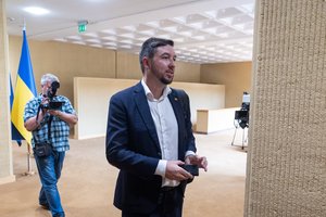 Valdantieji kol kas nesutaria, ar reikia atsisakyti draudimo nepilnamečiams pasakoti apie homoseksualius santykius