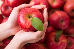 Oksfordo mokslininkai ragina kasdien suvalgyti po obuolį – sužinokite, kodėl