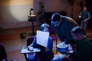 Festivalis „Muzika erdvėje“ prasideda nuo jautraus žvilgsnio į prieglobsčio temą