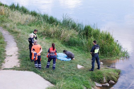 Atskleidė daugiau informacijos apie dukrų nužudymu įtariamą motiną: uždaro būdo, galėjo turėti problemų šeimoje