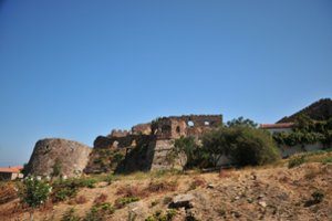 Į gaisrų nusiaubtą Graikiją atkeliauja liūtys, grasinančios potvyniais