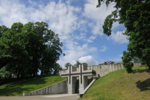 Tuskulėnų rimties parke atnaujintos sovietų aukų paieškos: galėjo likti dar 300 palaikų