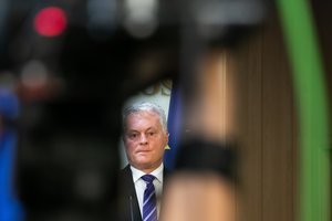 G. Nausėdos komentare apie civilinę sąjungą – analinio sekso alegorija? Prabilo teisingumo ministrė