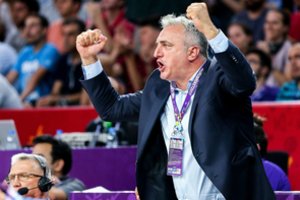 Luka Dončičiaus tėvas skaudžiai įgnybo mūsiškiams: „Lietuvos rinktinė atrodė beviltiškai. Ir pasirodė juokingai“