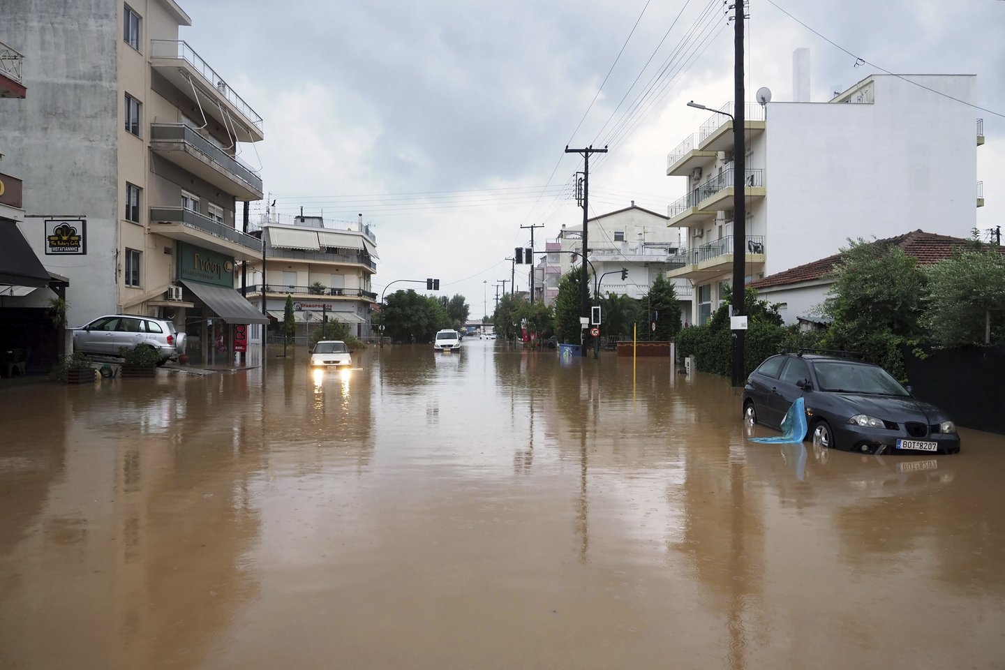 Graikijoje iškrito rekordinis kritulių kiekis. <br>AP/Scanpix nuotr. 
