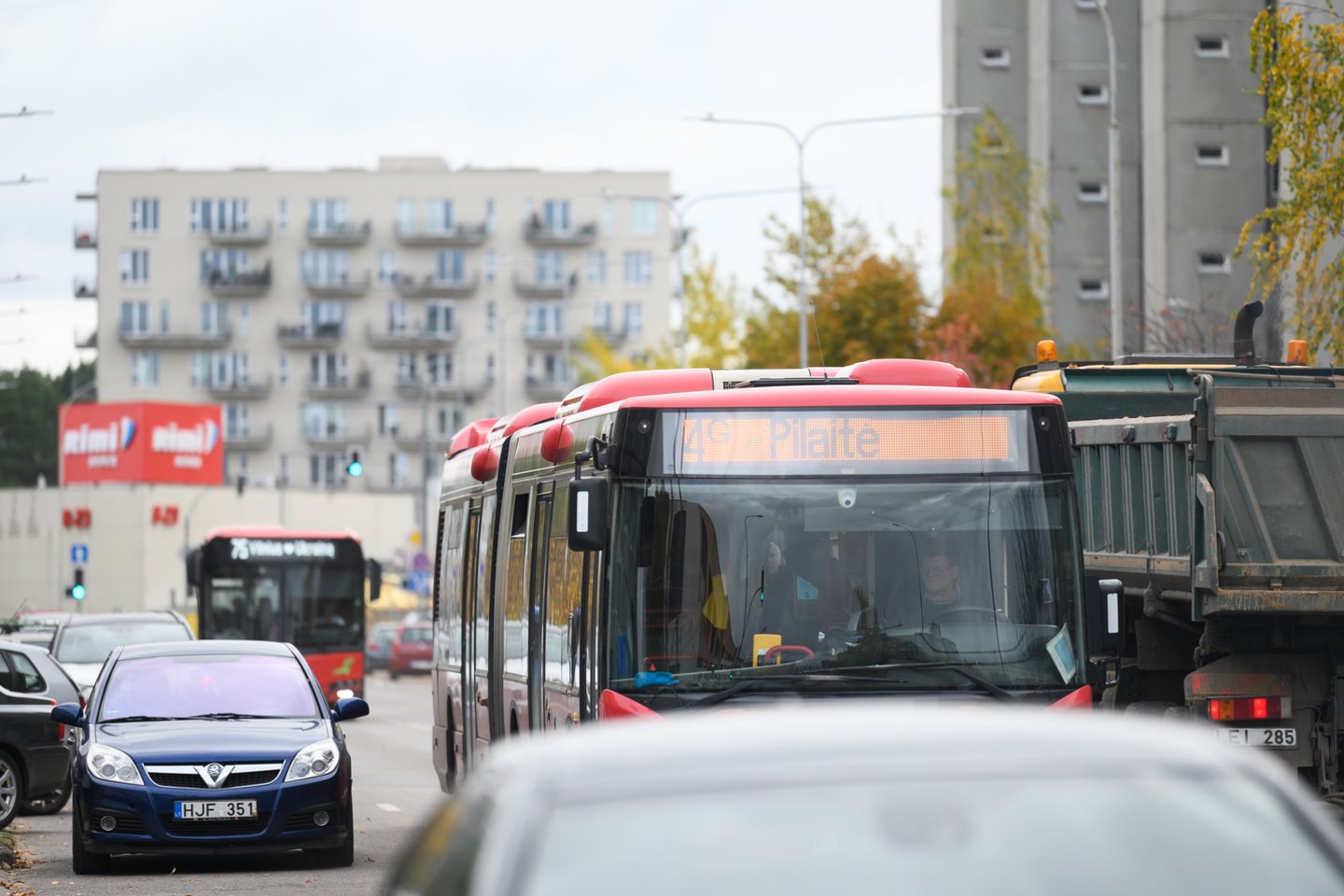 Viešasis transportas rudeniui nepasiruošė – situacija kritinė: autobusai gali vėluoti net 2 val.<br>V.Skaraičio nuotr.