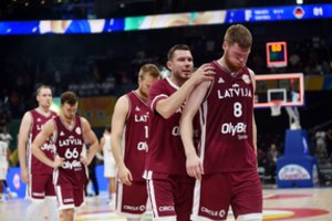 Ašaras nusišluostęs latvis D. Bertanis jau užvedinėjo bendražygius tęsti kovą: „Labai didžiuojuosi“