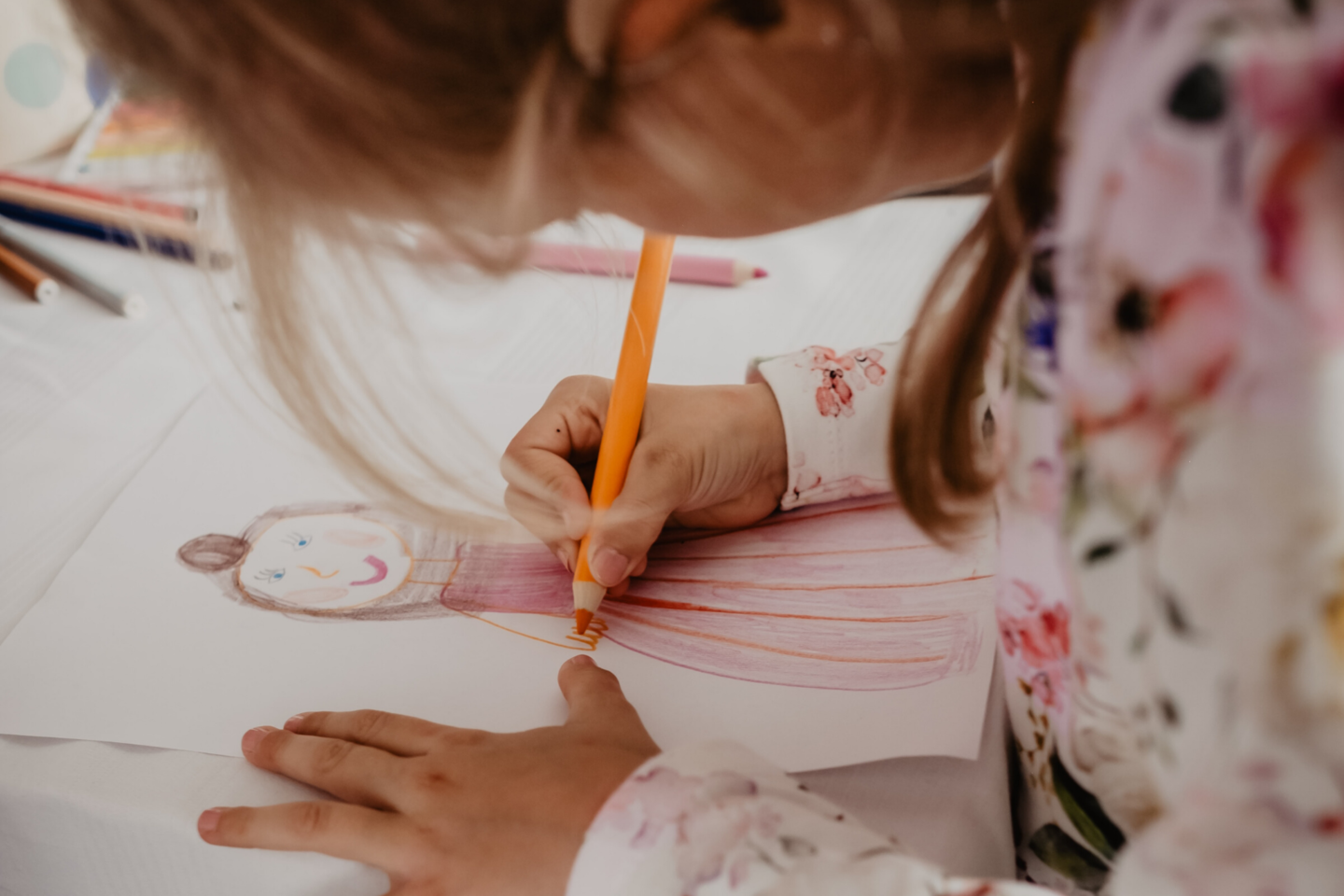 Moksliniai tyrimai rodo, jog tapyba ir menai turi ypatingos reikšmės vaikų vystymuisi ir augimui.<br>Unsplash.com nuotr.