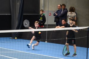 Tenisas – puikus būdas ugdyti vaikų savarankiškumą ir atsakomybę