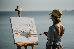 Ant Nidos molų rikiuojasi molbertai – prasideda „Nidos ekspresija“