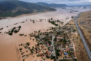 Vidurio Graikiją užliejusių potvynių aukų padaugėjo iki 10