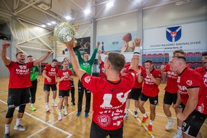 LRF supertaurę iškovojo čempionus nuvainikavę Alytaus komandos rankininkai