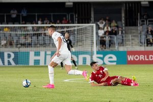 Pradeda atsibosti – serbai pranašumą prieš lietuvius įrodė ir futbolo aikštelėje