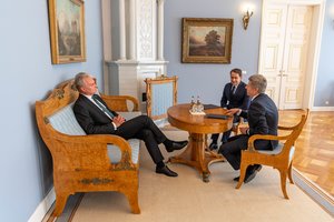 G. Nausėda įteikė skiriamuosius raštus Lietuvos ambasadoriui Vengrijoje