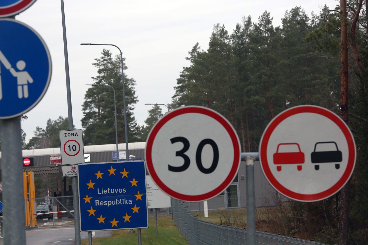 Per pirmadienį į Lietuvą neįleista 17 Rusijoje registruotų automobilių.<br>M.Patašiaus nuotr.