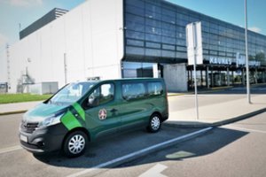 Girtą ir agresyvų keliautoją Kauno oro uoste pasieniečiai tramdė antrankiais bei elektrošoku