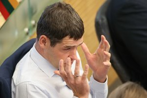 Seimo etikos sargai pradėjo tyrimą dėl parlamentares žeminančio R. Žemaitaičio įrašo „Facebook“