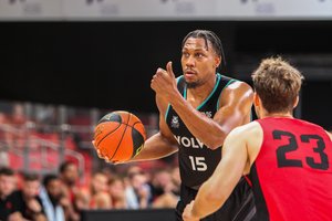 Pamokas Lietuvoje sugeriantis „Wolves“ naujokas: „Mano tikslas paprastas – laimėti čempionatą“