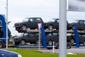 Išaiškino įvairius scenarijus dėl Rusijoje registruotų automobilių konfiskavimo: tuo neapsiribos