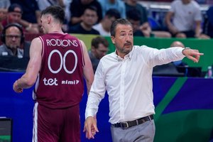 Oficialu: S. Scariolo „Virtus“ gretose pakeis Latvijos rinktinės sėkmės kalvis L. Banchi