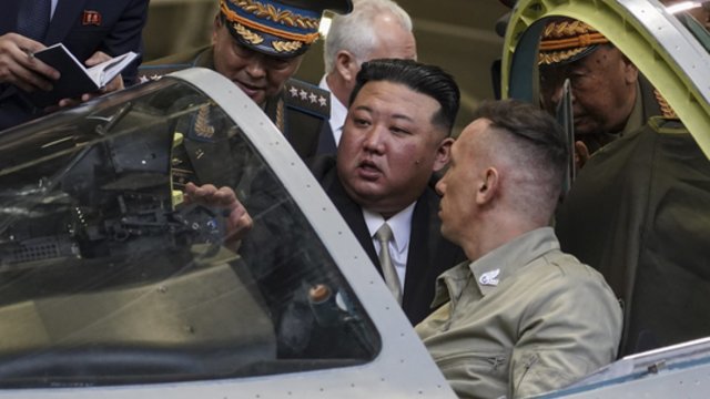 Kim Jong Uno vizitas Rusijoje: nerimą keliantys susitikimai ir branduolinio ginklo tema