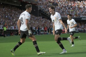 „Valencia“ daužė Madrido „Atletico“, „Barcelona“ pasišaipė iš „Real Betis“