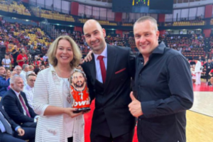 V. Spanoulio pagerbimo ceremonijoje – ir Rusijos smarvė: CSKA bosas teikė rusiškas dovanas