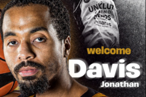 „Lietkabeliui“ neįtikęs amerikietis nutūpė Šiauliuose